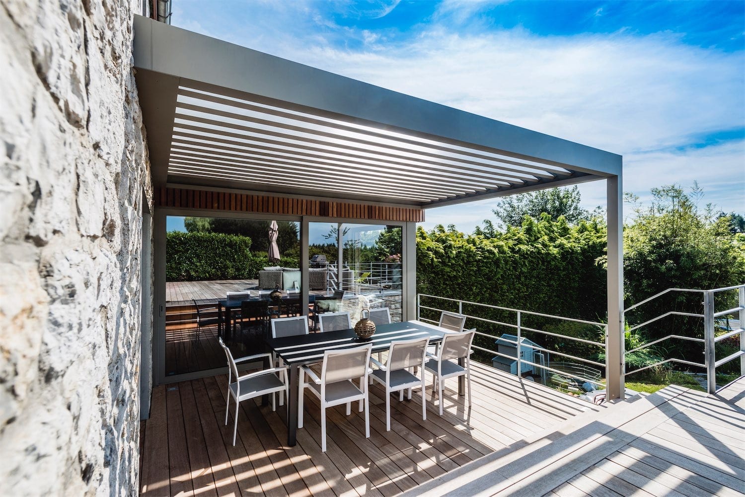 Facademonteret Algarve pergola fra Renson