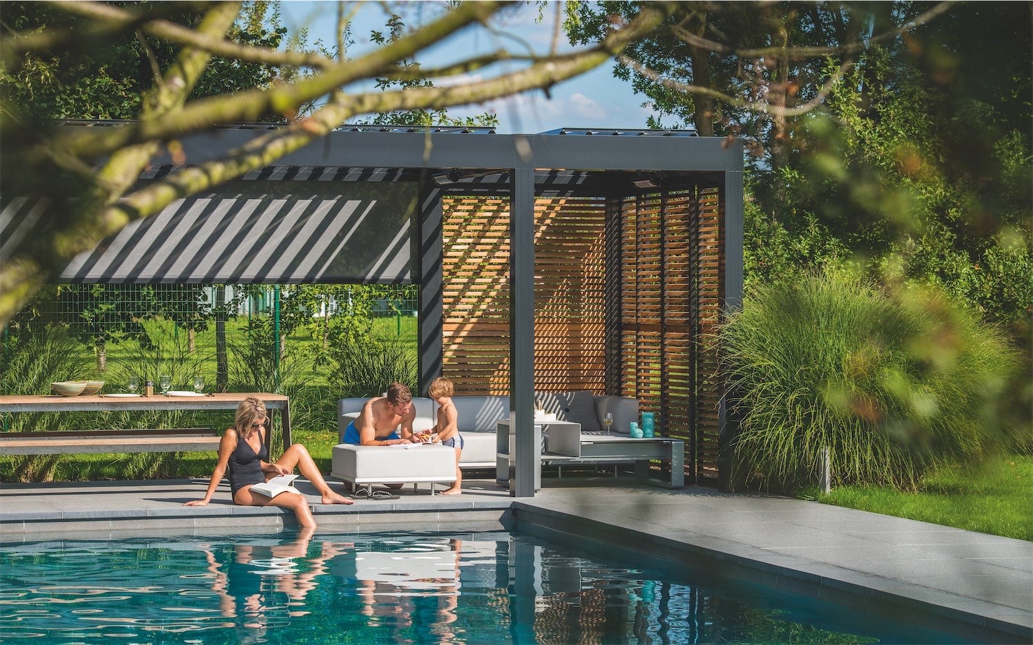 Eksklusiv terrasseoverdækning med Renson Camargue pergola