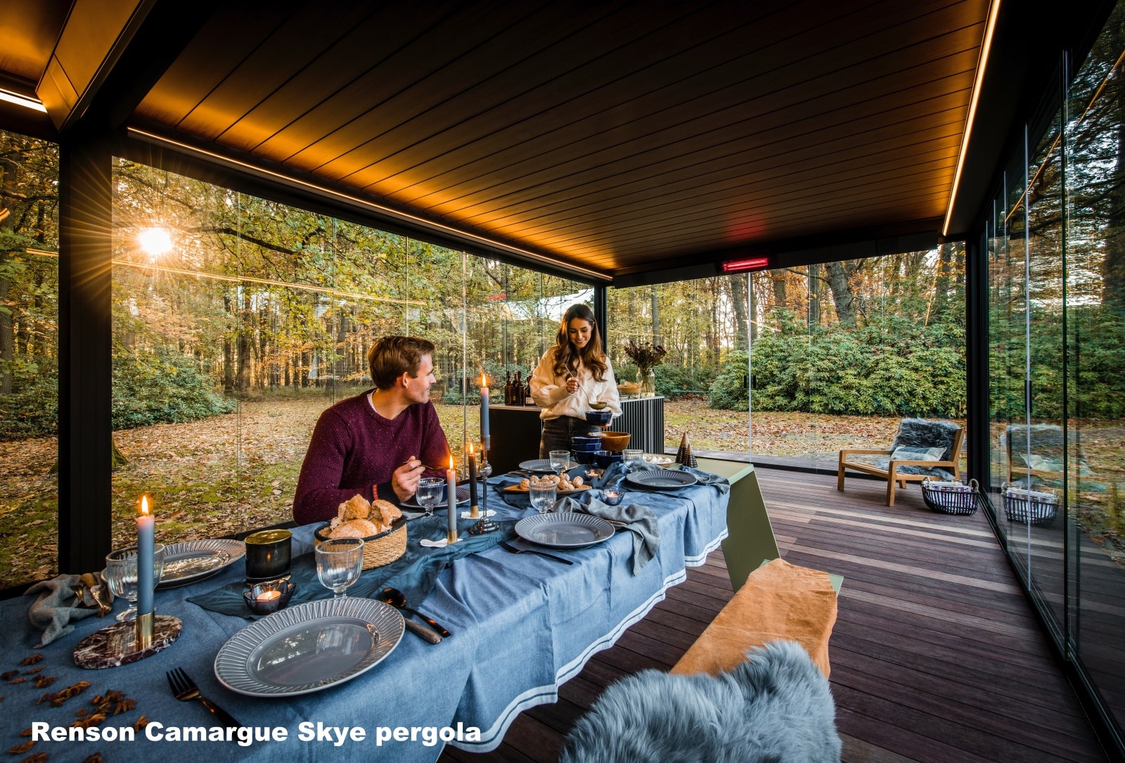 Skye pergola med skydeglas, LED-lys og Renson Beam med varmelampe