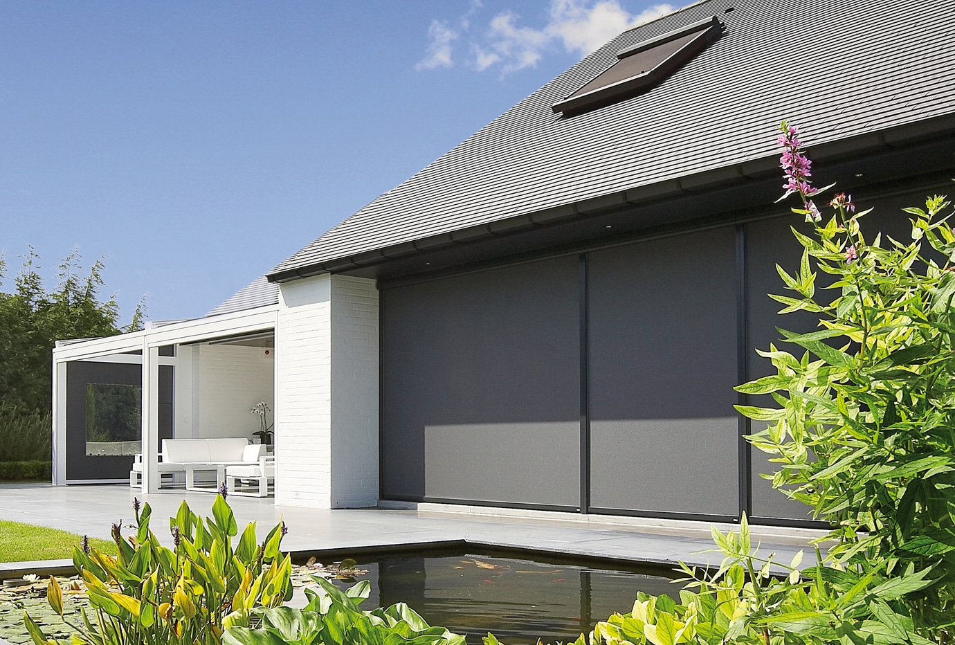 Renson Fixscreen 100 er en lodret vindstabil markise