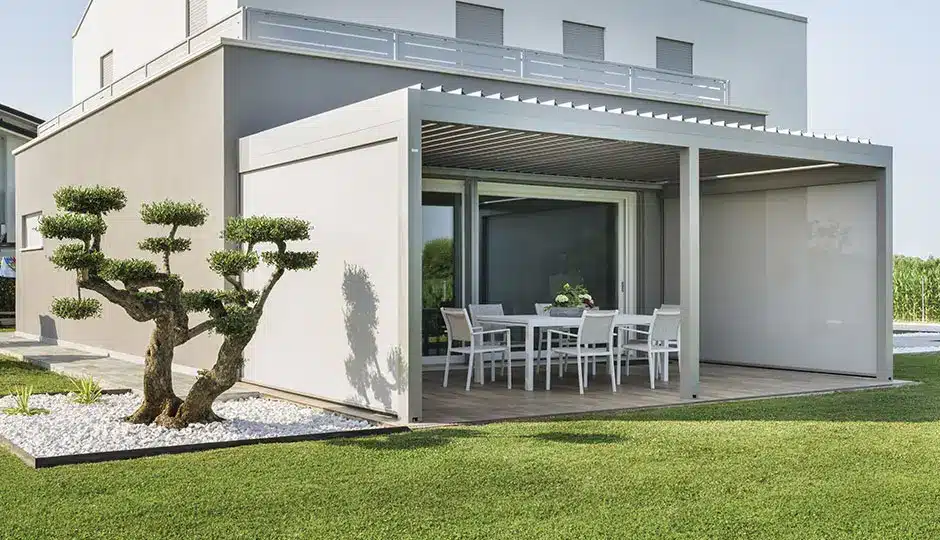 Gibus Joy pergola med screens i sider Joy pergola fra Gibus Italien
