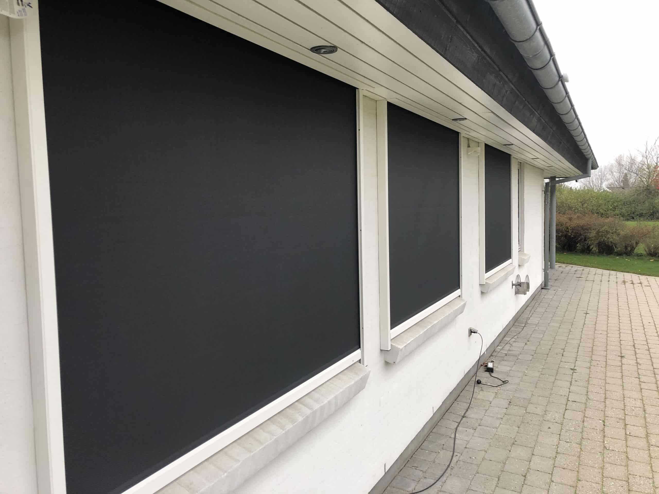 Fixscreen 100 slim - integrerede screens på privat hus i Odense