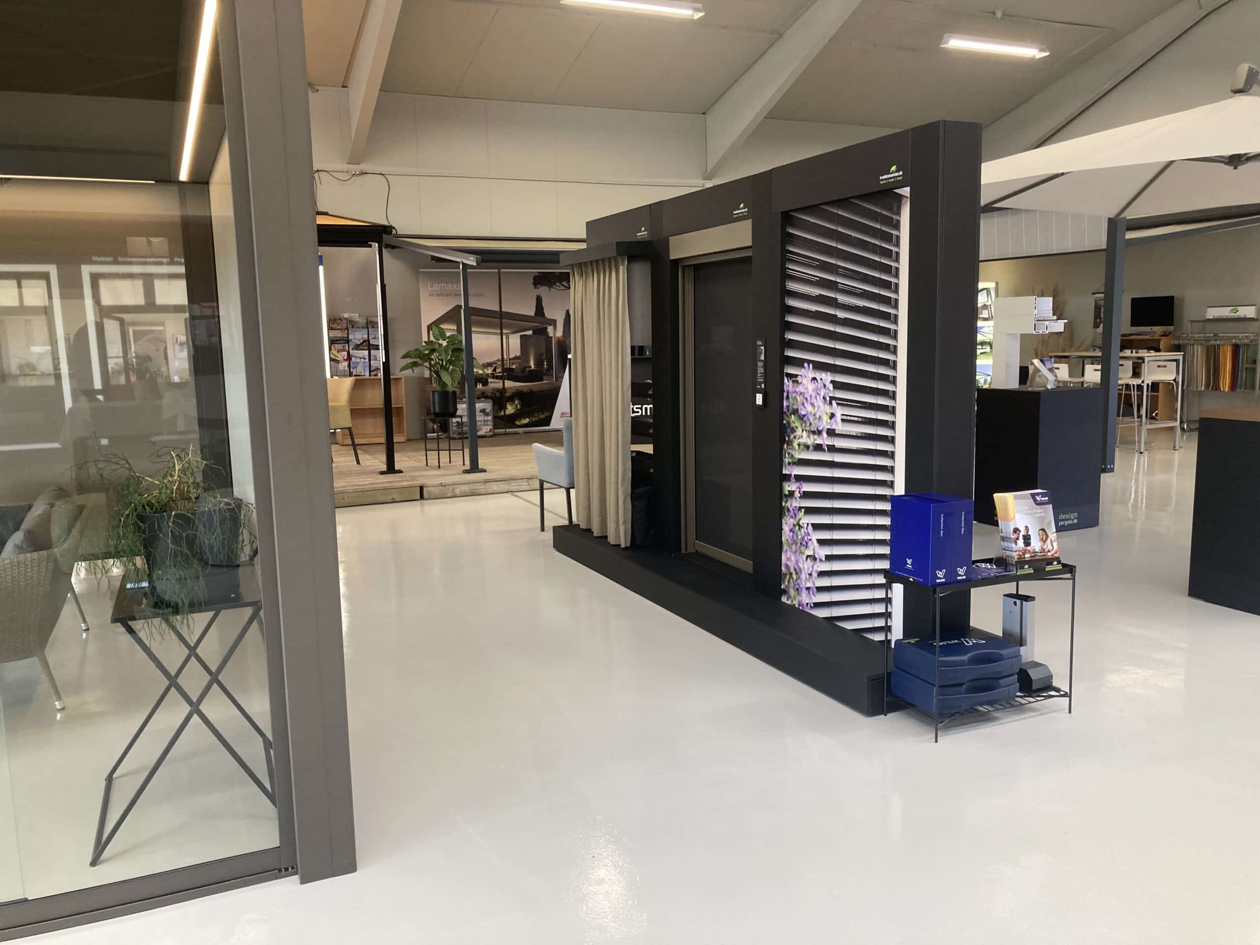 Kvalitetsmarkiser Showroom-7 Screens, facadepersienner og markiser i showroom i Rødekro