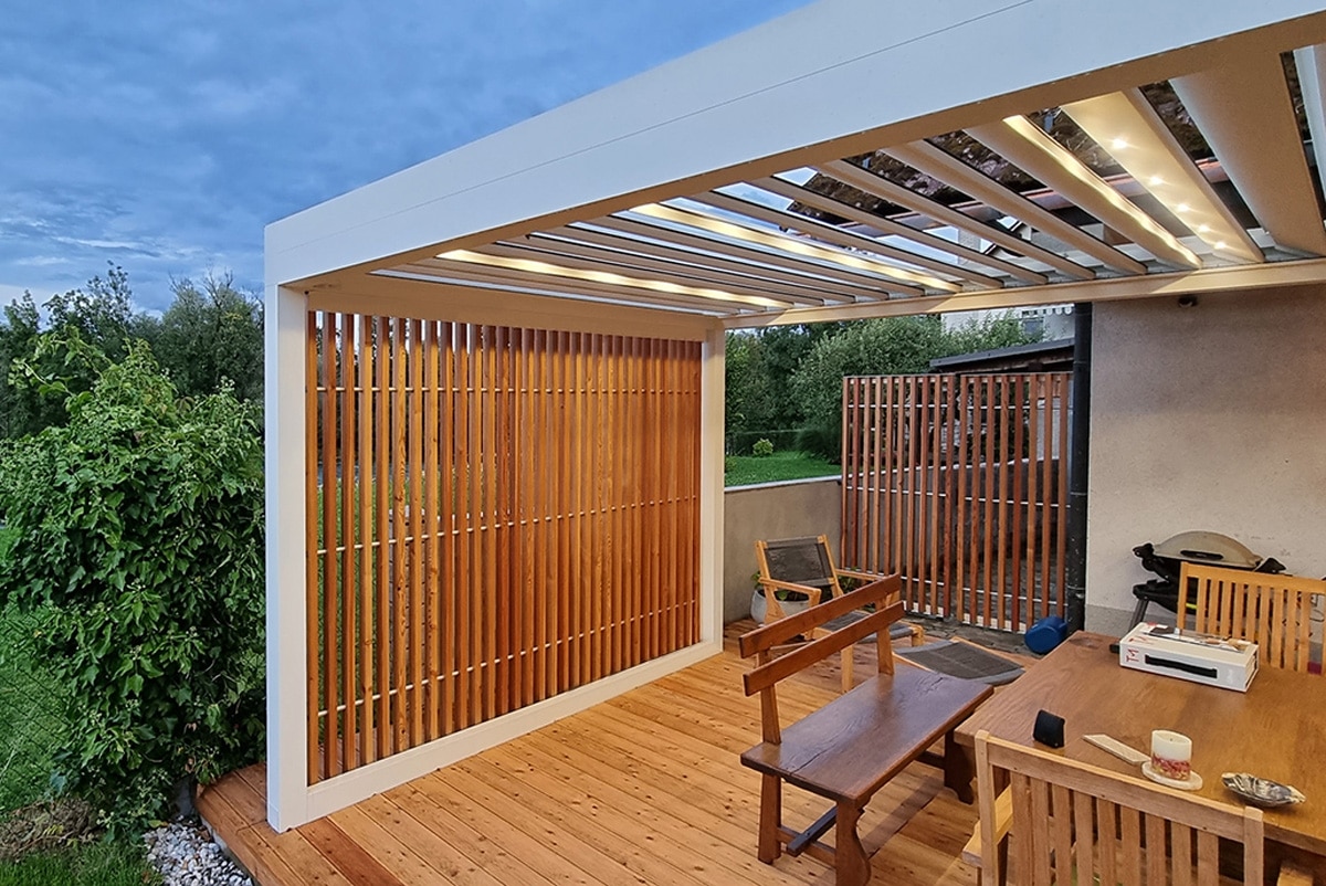 Joy pergola med lamelvæg
