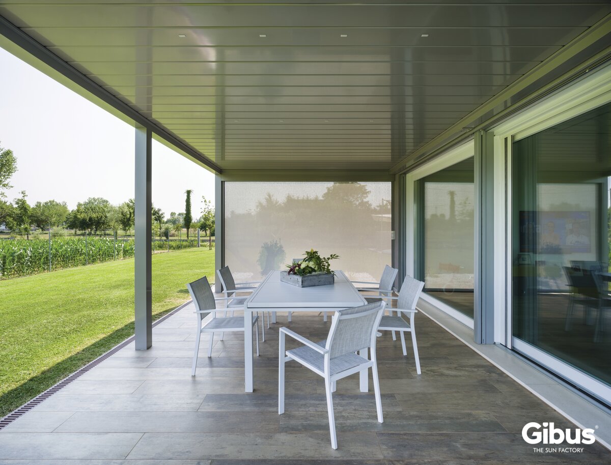 Gibus Joy pergola med likkede lameller