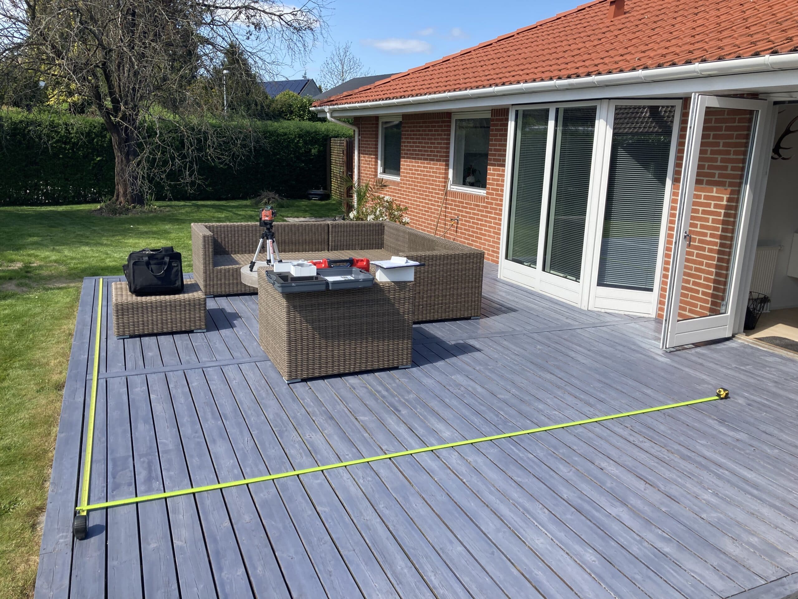 Opmåling af pergola Opmåling til måltilpasset pergola ved kundens hus
